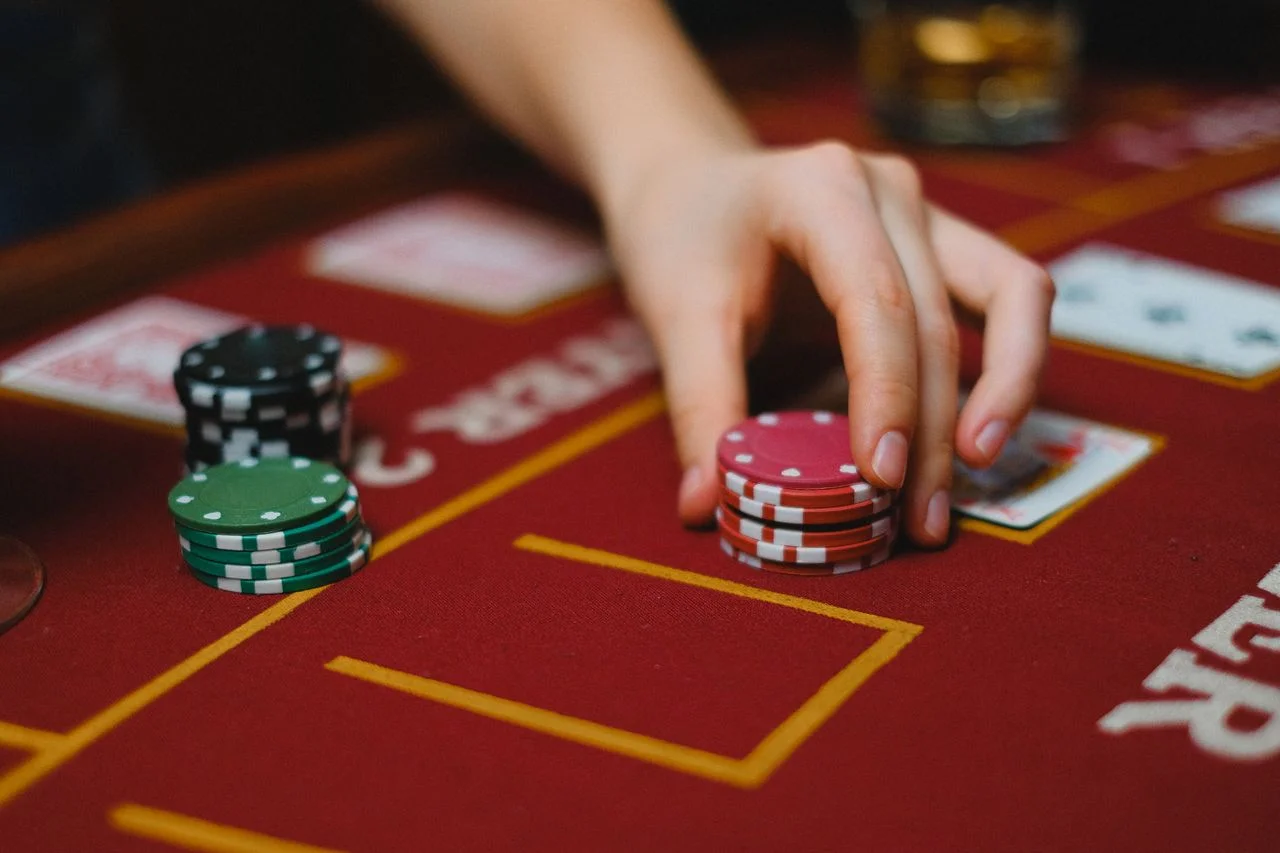 Bạn cần hiểu rõ cam kết vận hành nào từ Lucky8?